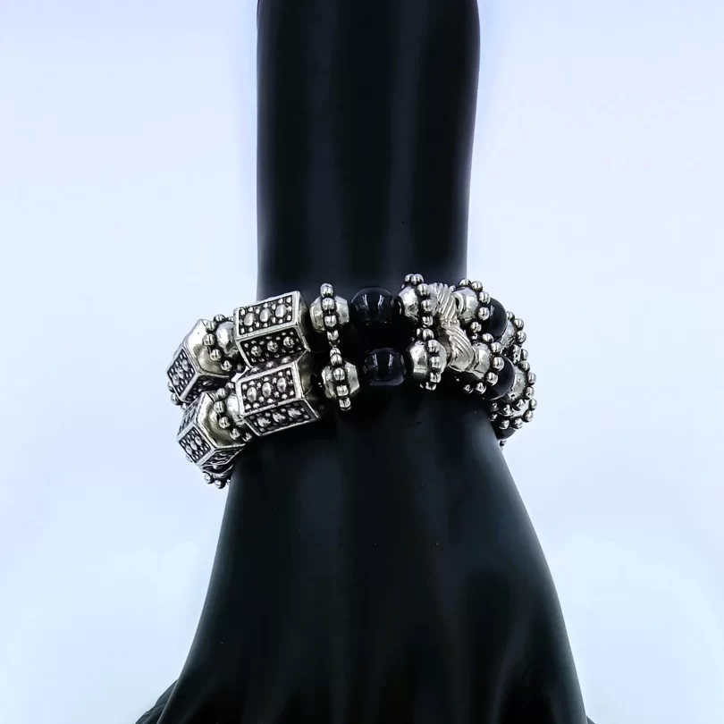 Elegant Onyx and Silver Beadwork Bracelet - Image 2