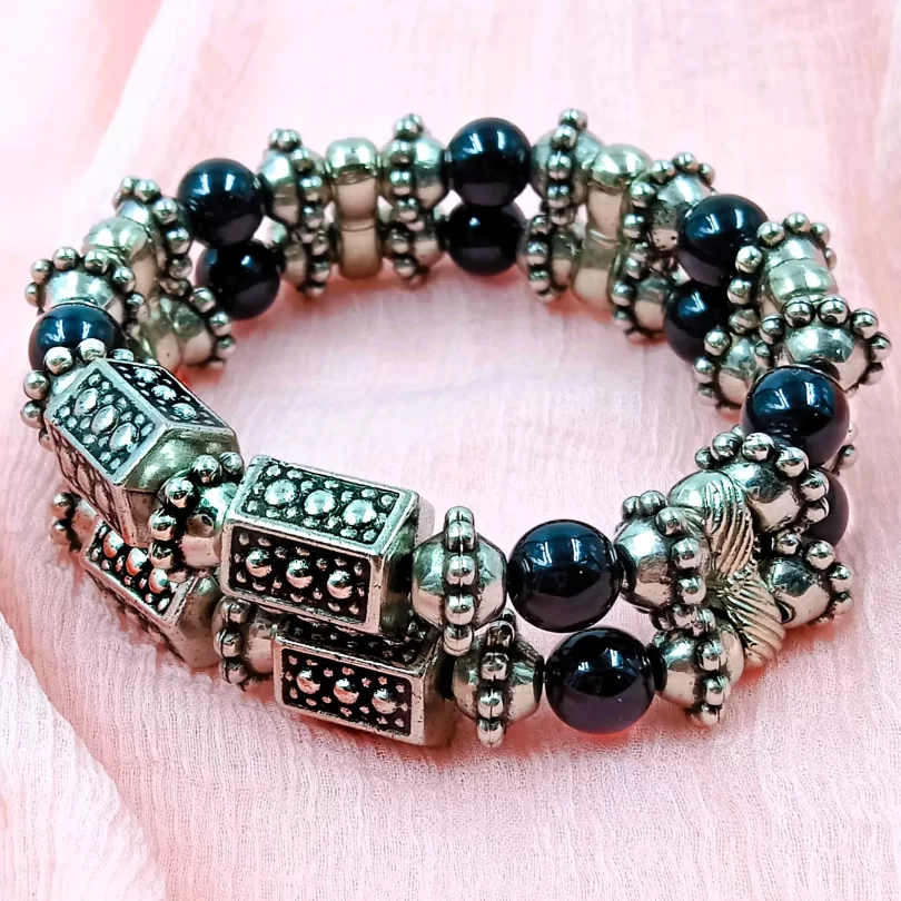 Elegant Onyx and Silver Beadwork Bracelet - Image 3