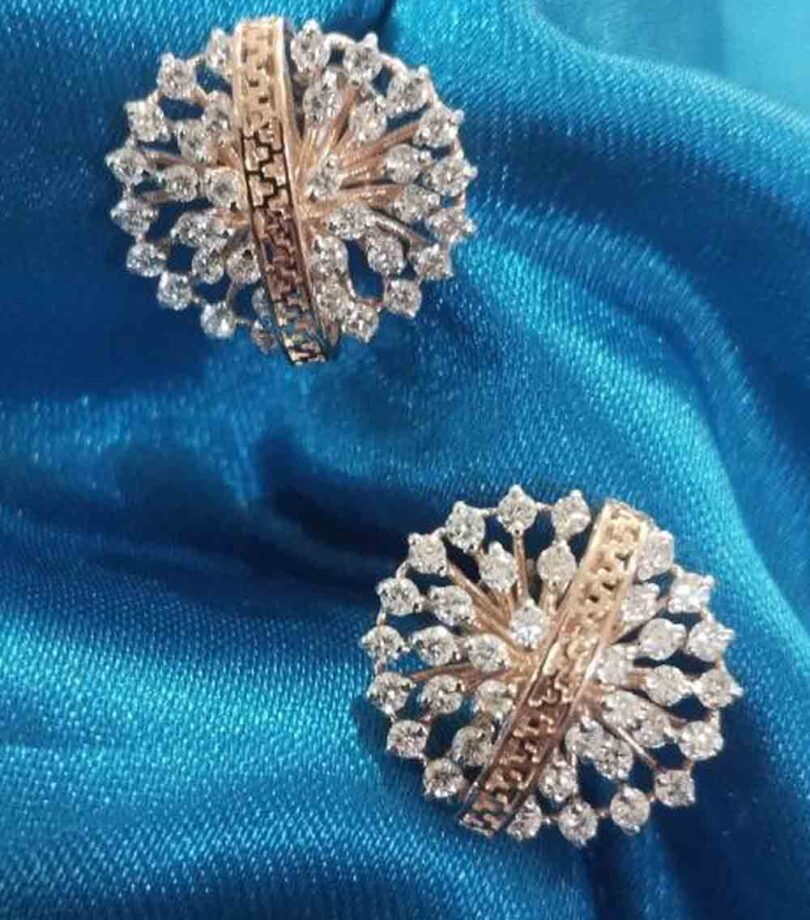AER00615 - Earring